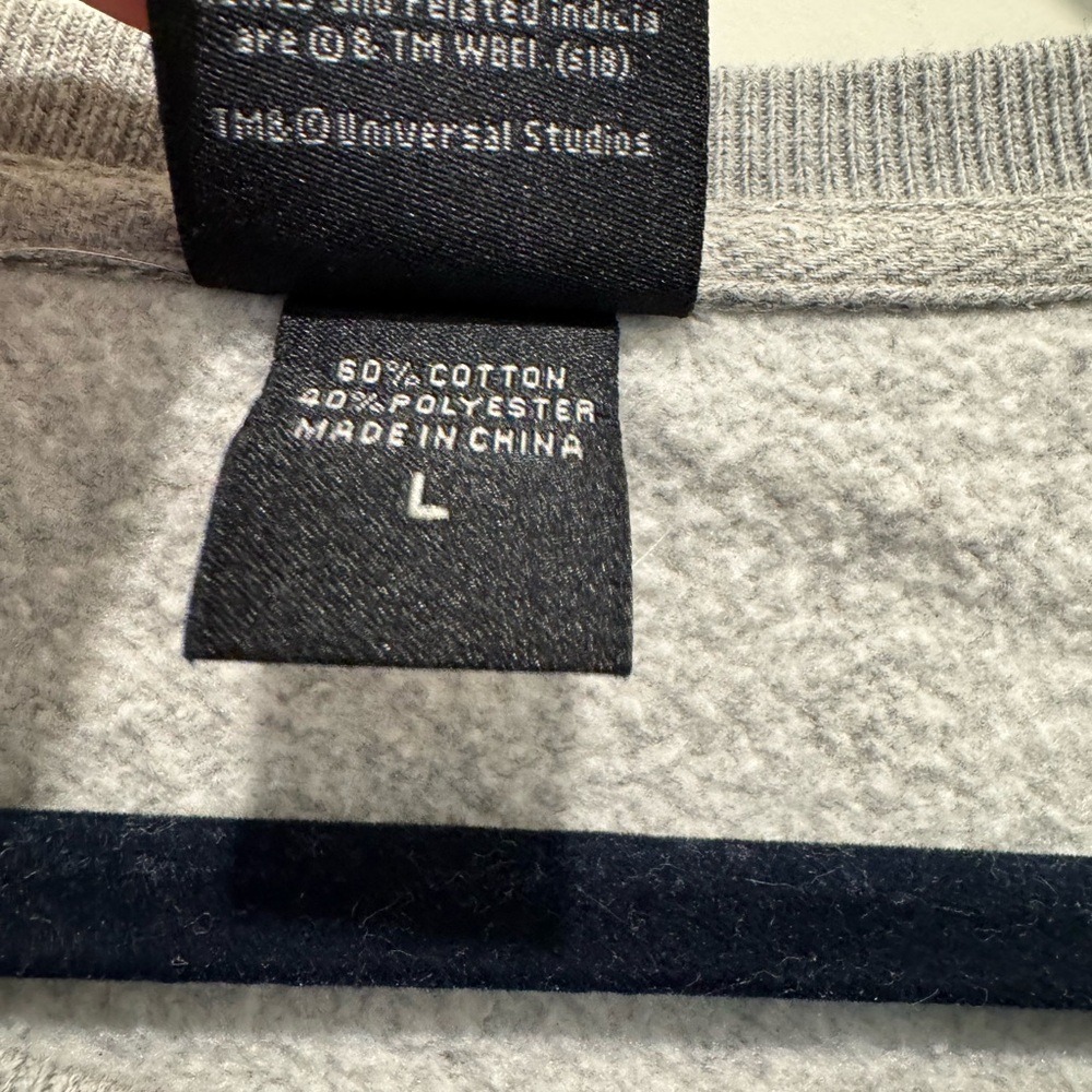 Universal Studios Authentic Gryffindor Sweatshirt… - image 3